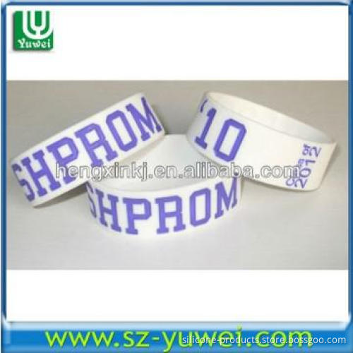 2014 Eco-friendly Material Embossed silicone bracelet new products